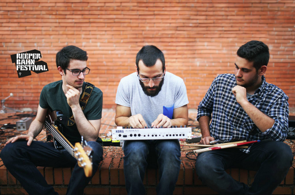 ladigeRock's tweet photo. .@fabulousbeard live al #Repperbahn Festival di #Amburgo grazie a @UploadSounds. Oggi su @giornaleladige http://t.co/ShaF3PLqa4