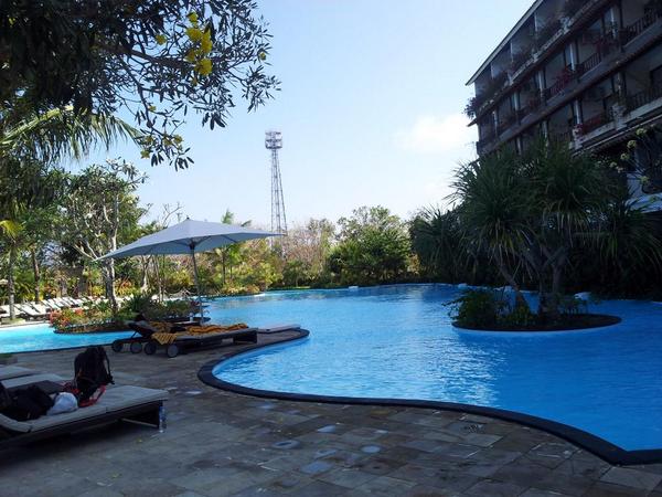 Nice pool and swing...swing wind.....at swiss-belhotel segara, bali #swissbelhotelchallenge