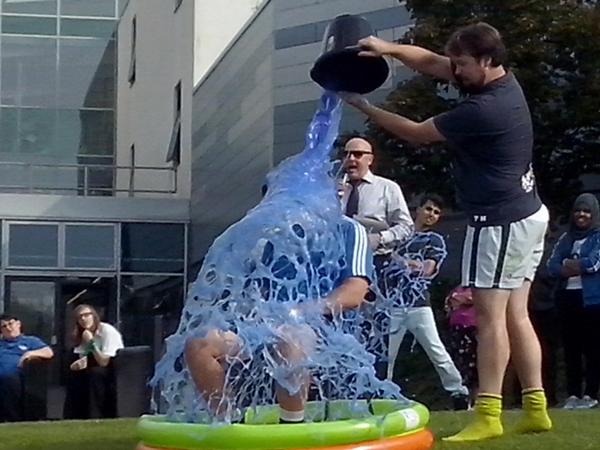 BristolBrunel's tweet photo. @BristolBrunel Head of Kielburger House, Mr Leek, gunged by Mr Pugh. #HouseLaunch http://t.co/yRMShcbCvz