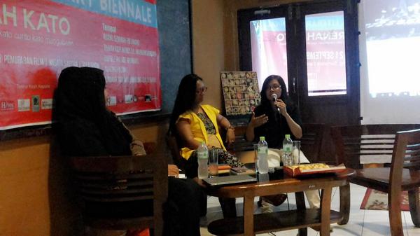 padangbiennale's tweet photo. "Puisi punya nasibnya sendiri" kata @purnamarisa http://t.co/l1FVxSIjwa