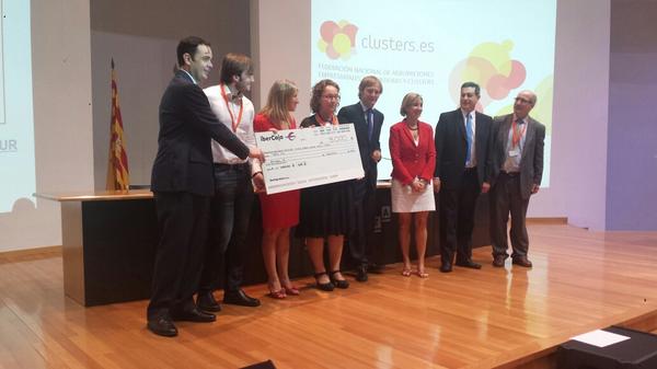 Arahealth's tweet image. Premio Ibercaja a la cooperación en clusters a benchmarking rrhh en automoción @FENAEIC #clusterpower #ClusterES