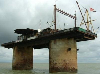 utopiaunion's tweet image. 마이크로네이션-시랜드 공국
시랜드 공국은 세계대전 이후 방치된 영국의 해상벙커를 당시 영국육군이던 로이 베이츠가 점거하고 시랜드 공국을 선포하고 자신이 공작의 작위에 올랐습니다. 그리고 현재까지 이어져 옵니다.