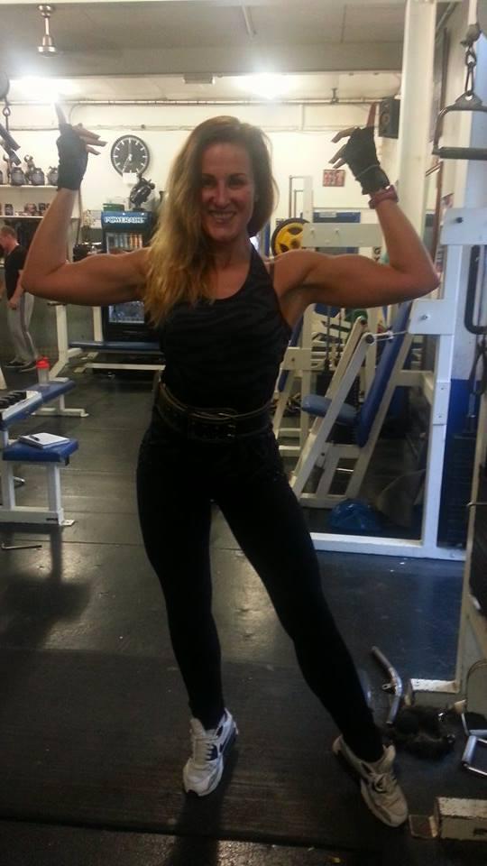 Carly_Georgie's tweet image. Keep them guns growing #flexfriday #teamlma #womanormachine #leanmachinearmy @LeanMApparel