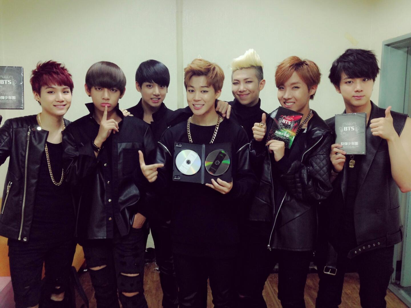 BTS JAPAN OFFICIAL on X: BTS JAPAN OFFICIAL on X: