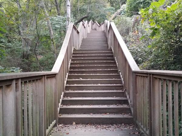 hyun177's tweet image. "@jongyoujen: "@hyun177: 남한산성 북문에서 법화골로 하산길... http://t.co/HhBPXUrfL7"" 남한산성이 세계유산 선정되어서인지 오늘 MBC와 디스커버리에서 촬영나오구... 나도 나왔는지 몰라 ^^