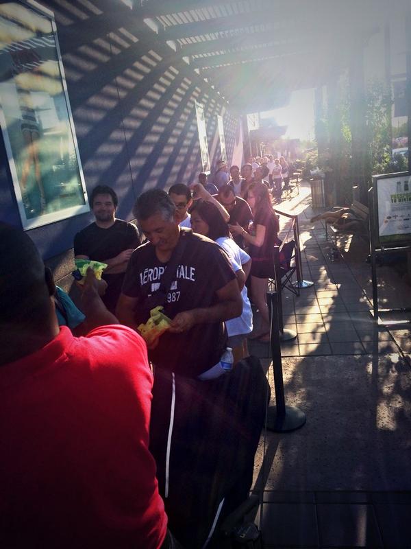 iSocialFanz's tweet photo. We are on our feet... 15mins till we wait some more before #iPhone6Plus! #AppleStore #iphone6day http://t.co/QHRtbRQN9K