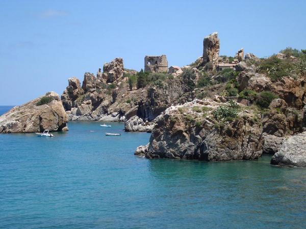 Agenzia_PLUS's tweet photo. “@_Daniela_F:  Rilancio con questa picture #Cefalù #Sicilia #marebellissimo ti porto nel cuore! http://t.co/7pwkobbkd5”#infosicily  #sicily
