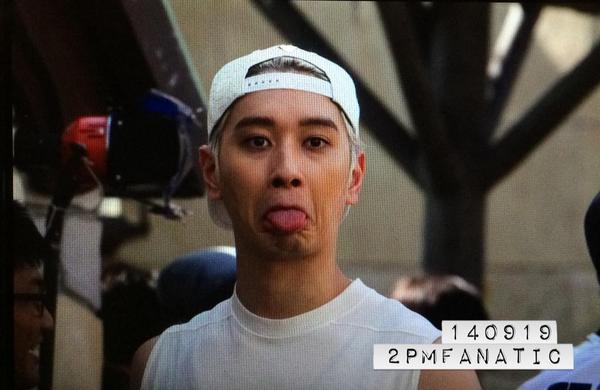 Chansung_Facts's tweet photo. [LQ PIC] [140919] Guerilla Date at Lotte World - Chansung (5)
Credit: 2PM_Fanatic http://t.co/qZdkYffCHa