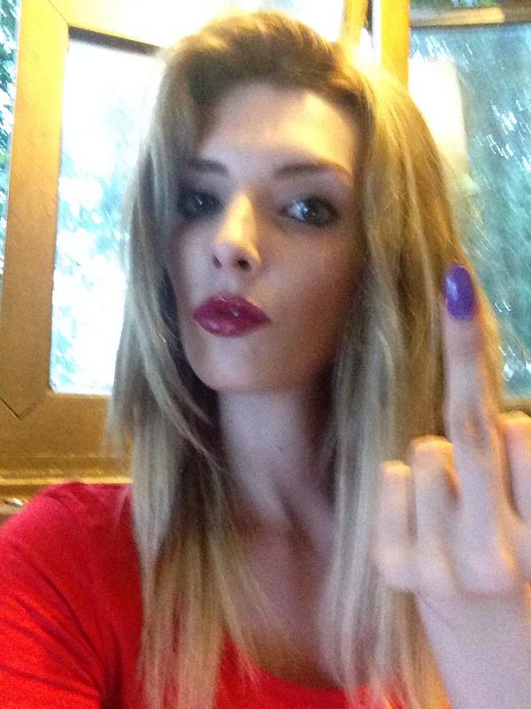 SpoilGoddesAnna's tweet photo. Afternoon #submissives #flippingyouOff #bowDown #worship #obey #serve #Findom #domination #realtime #Domme #paypig http://t.co/Squ5PRivbg