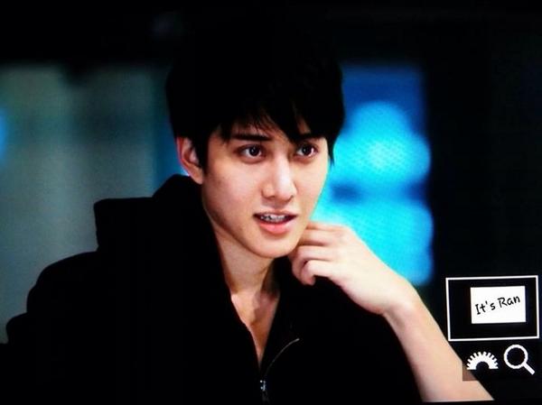 Banbangcare's tweet photo. Mike @ ICN Airport cr; It's rain http://t.co/wbU6GWhFDU