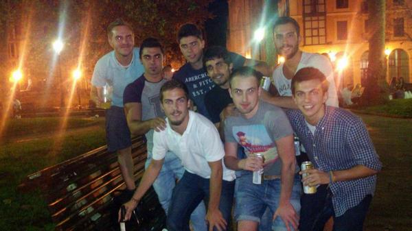 JonandoniCabeza's tweet photo. #elcano #afaria grande txabalees @jokin_888 @oiertxu4 @kimiluis2 @Mikelllamo @andonipedrosa @enekitoo http://t.co/tA1y0UmKi5