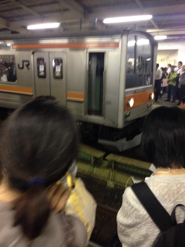 Zach Eikikon 自殺 酔っ払ってる人