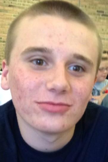 NotRealDavidLee's tweet photo. When you see someone talking to bae. http://t.co/qINItnfphj