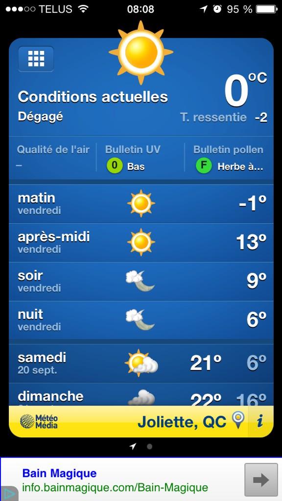 Duumee's tweet photo. Mon chum qui me réveille en criant : "Joyeux Noël!"... Juste envie de rester couché! 😩 http://t.co/Gf4BZpDo1S