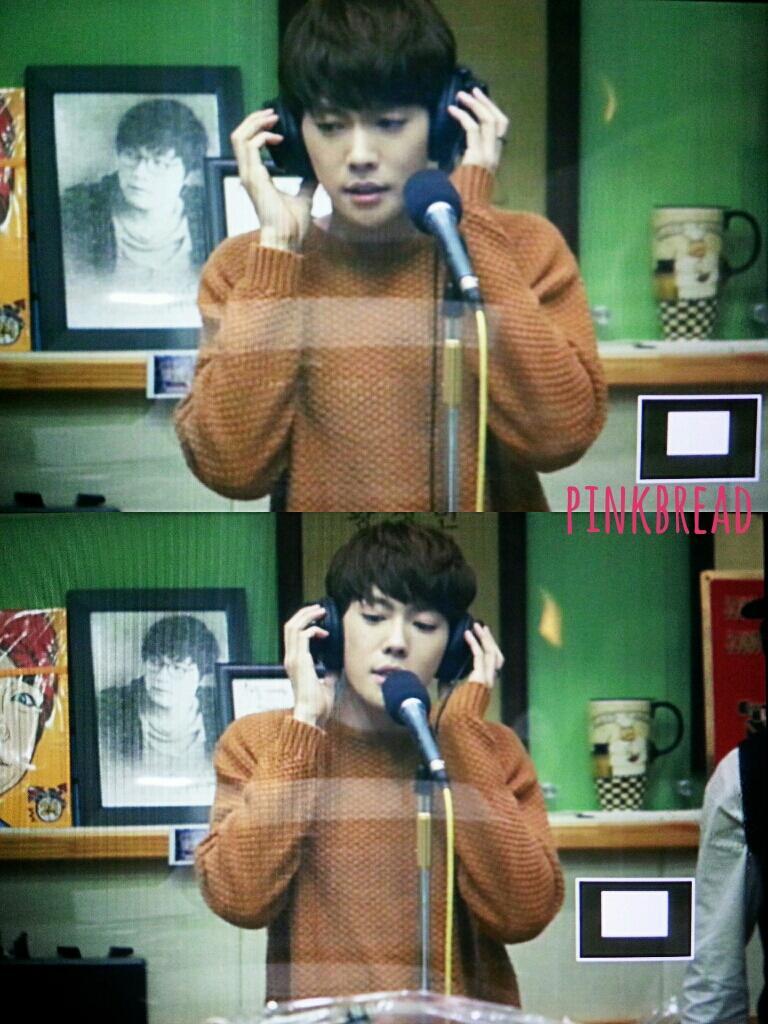 Bx5Xc8DCcAArTOG.jpg:large