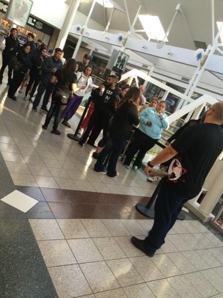 Real_Thursty's tweet photo. #iphone6 #lincolnwood #datastrong http://t.co/9mQmbZGhgi