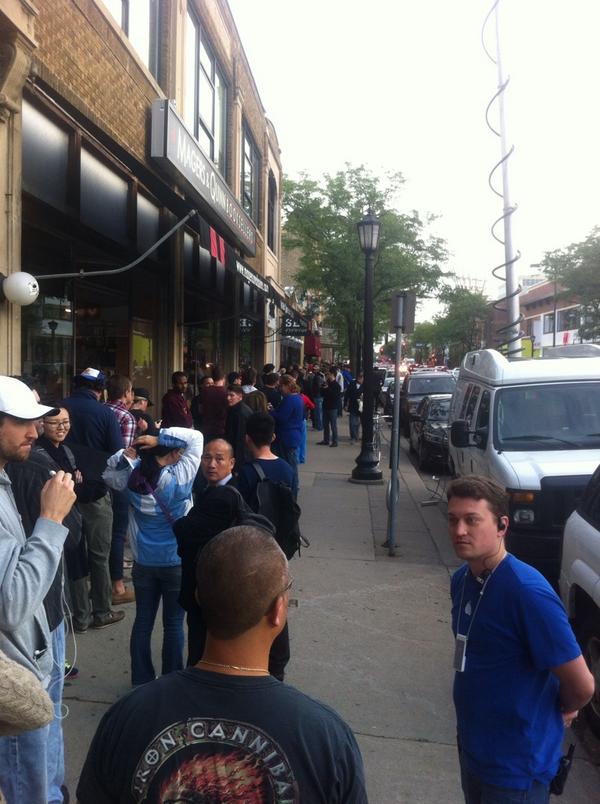 _cheney's tweet photo. I'm not sure why the line is three blocks long. I just wanted to get a new Magic Mouse. This'll take awhile... http://t.co/9IdD4XEvNf
