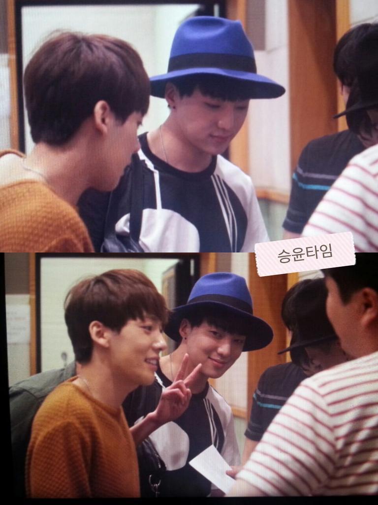 Bx5fcTjCIAAAQWe.jpg:large