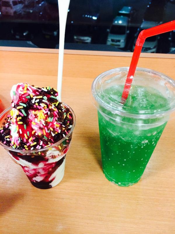 xxx____Ryusei's tweet photo. ただいま~

完璧に食べ過ぎた笑
腹パンパン☜
マーライオンになりそうや…(( http://t.co/893vKJCQ4c