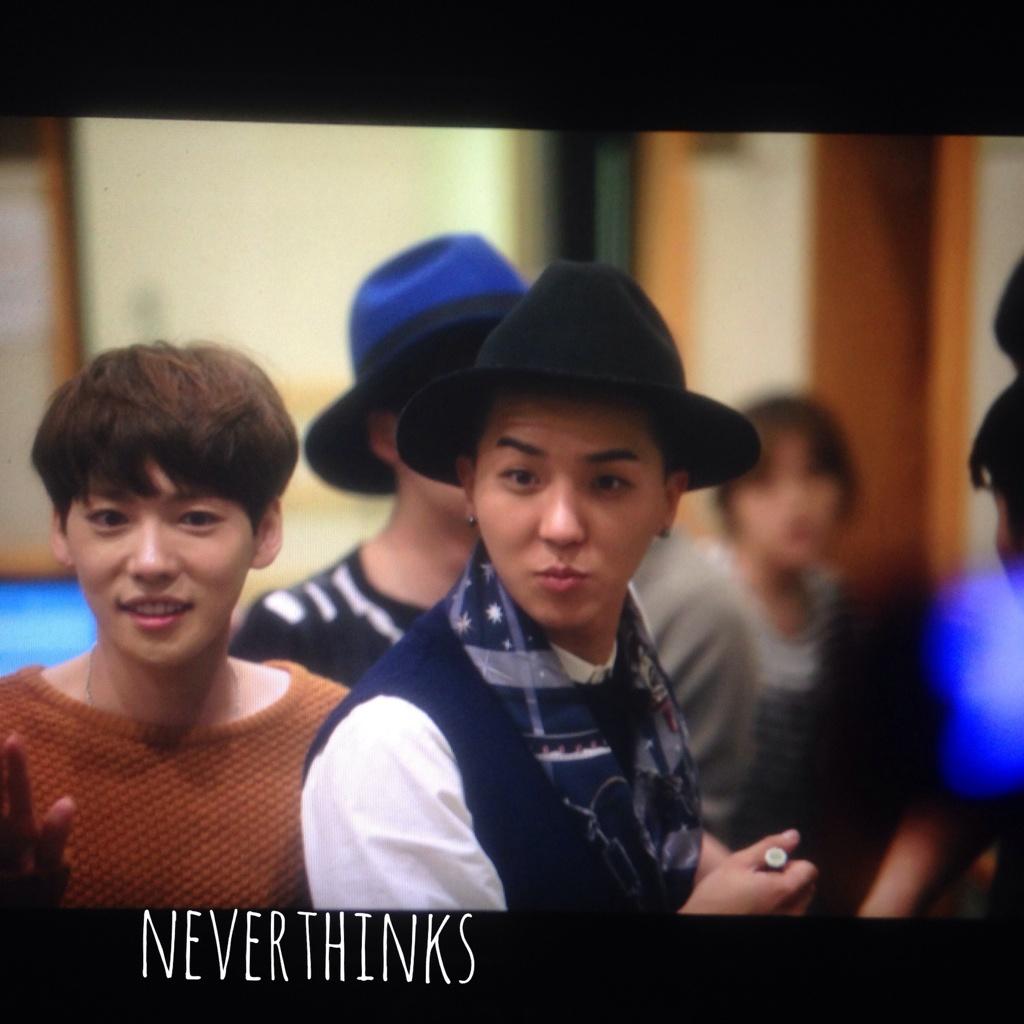 Bx5gB8ACcAEFLYW.jpg:large