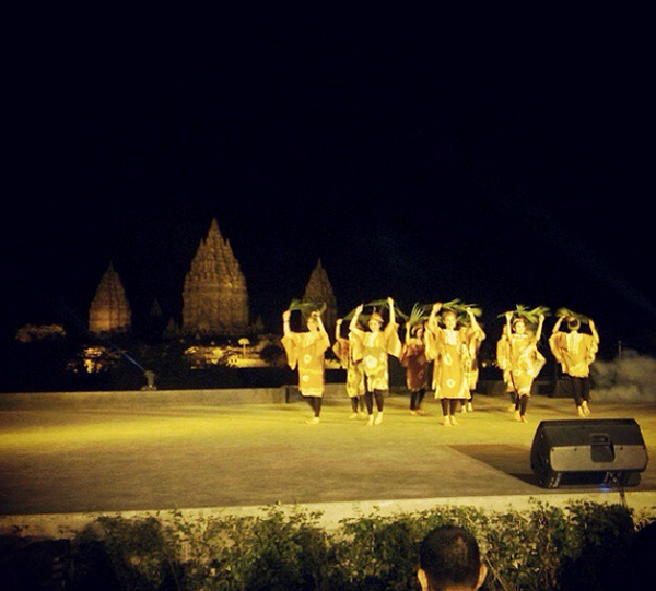 Student workshop performance - Farewell Party @Prambanan Temple #hdii_official #apsdaindonesia Photo by <a href="/kendiquest/">Andi Eka Setiaji</a>