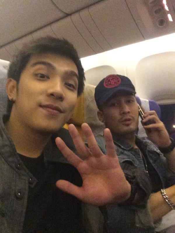 Aoncong's tweet photo. บ้ายบาย เชียงใหม่ ขอบคุณนะคร้าบที่มาส่ง http://t.co/g0qEjXhwmP