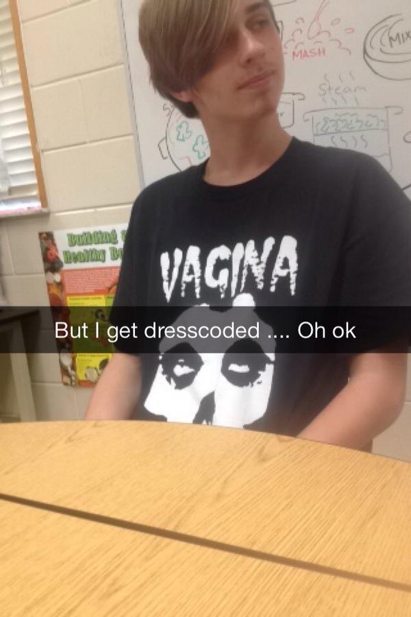PaytonRethmel's tweet photo. But God forbid I show my shoulder or my leg #gomandarin http://t.co/3hqP1WMfFX