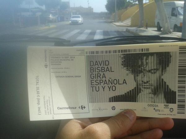 pigui1305's tweet photo. Carpe diem. No podia quedarme sin verlo en esta gira. En la mejor compañia posible @fdona1. Sin miedo. #db http://t.co/fKoHiZn5R8