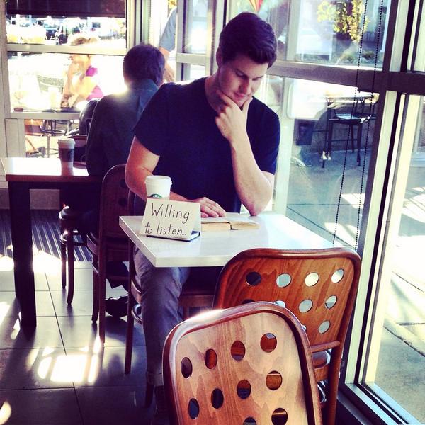 📖 + 👂 = ❤ RT <a href="/MoGoodale/">Morgan Goodale</a> I see this guy <a href="/Starbucks/">Starbucks</a> every morning w/ a book &amp; sign that reads "willing to listen."