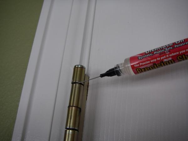 precshot1's tweet photo. Squeaks, creaks, cracks...Precision Shot can fix it!  http://t.co/elNQTvsWNH #DIYprecision #ToolkitTalk http://t.co/afqcOPC9oa