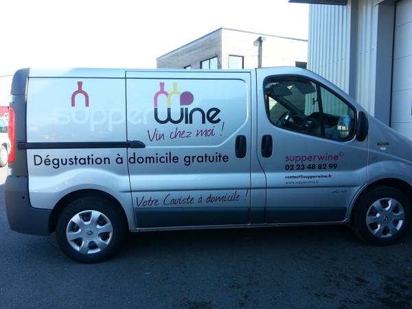 damienleblais's tweet photo. Le camion @Supperwine est prêt à attirer tous les regards ! #vin #supperwine http://t.co/RqWnT4AVhl