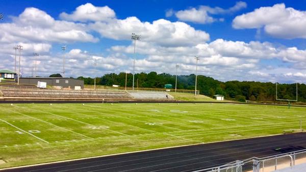 kaylaabrysonn's tweet photo. Game day 💚 #LionStrong #WalkLikeWalters http://t.co/eJ4u86bDhh
