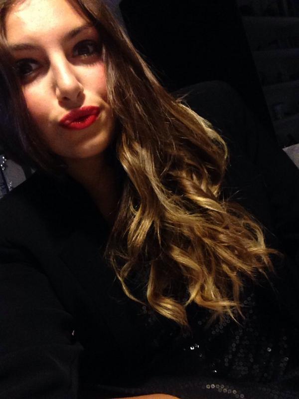 GiuliaChimenti's tweet photo. #ciao #instachimens #carichissima #partyhard http://t.co/5s86OvhVtF
