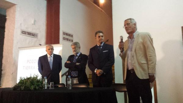 COPEPozoblanco's tweet photo. En la mesa redonda "Pozoblanco. Tierra de Toros" que se celebra en el Coso de los Llanos http://t.co/qdLIjjhjrC