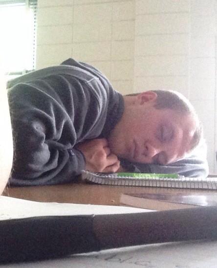 ESUSleepers's tweet photo. Someone didn't get enough sleep last night #LectureSleeper #IsItYou?! 😂😭 http://t.co/czEQiCxt40