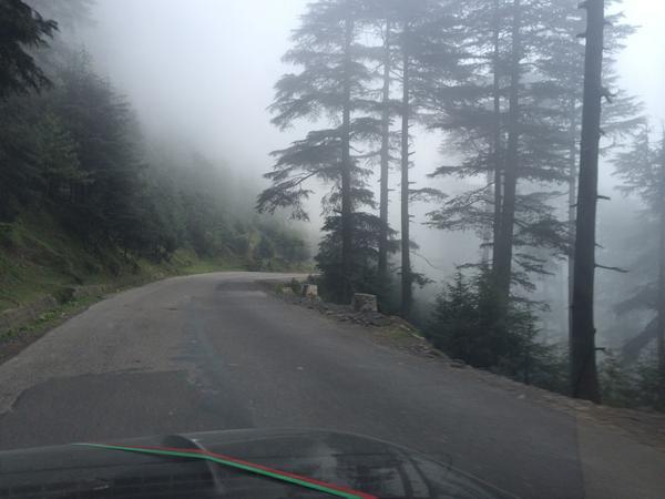 Shaheer_S's tweet photo. Driving into the clouds 😍 http://t.co/ThzxL3cZMm