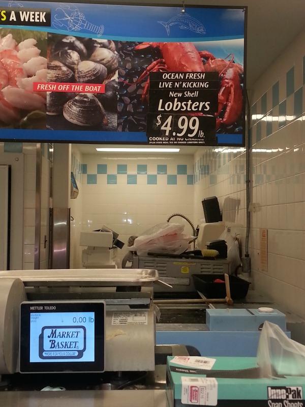 Psychic_Helene's tweet photo. Look at this market sale on LOBSTER in the Boston area! http://t.co/vmHPsD7WHn