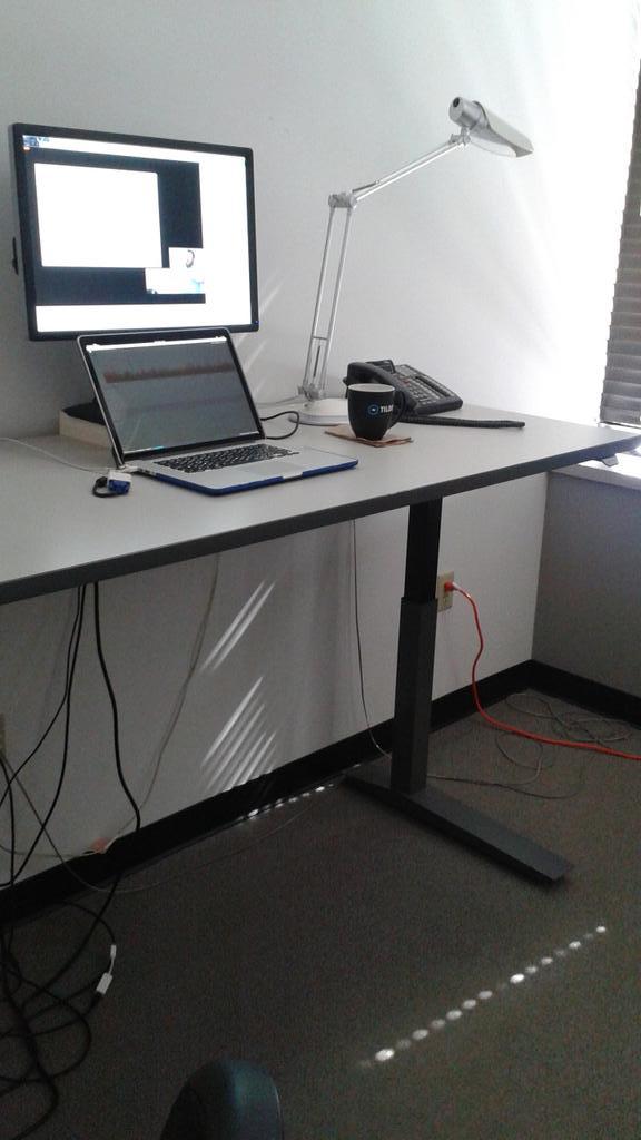 ballPtPenguin's tweet image. My setup,  at the moment. #frontendmasters