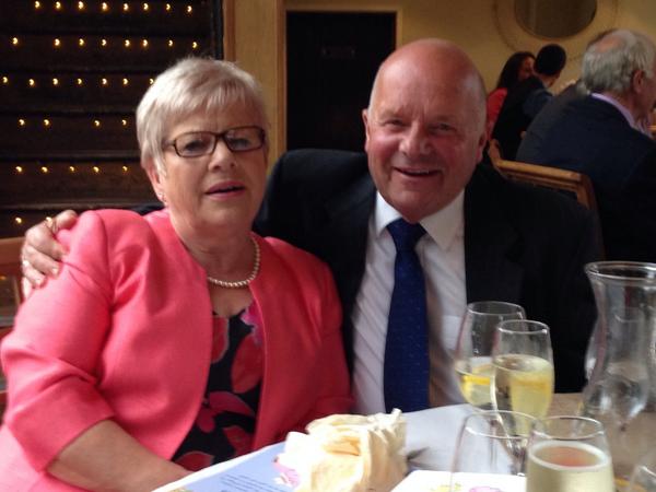 chaiki31's tweet photo. Mum & Dad #DanAndKateDo http://t.co/BJcqvozCRK