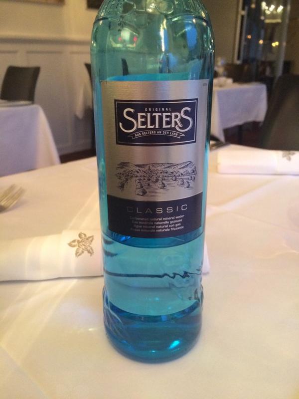 de4roser's tweet photo. Great water with wine! http://t.co/AzS4ACeKBM