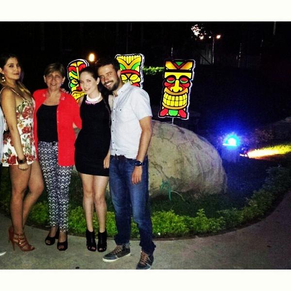 GabySrez's tweet photo. #Ibagué #ukelelebar #party 🎉 http://t.co/jO62PjJLQi
