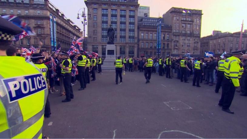 Bx6a2KqIMAA58_f.jpg:large