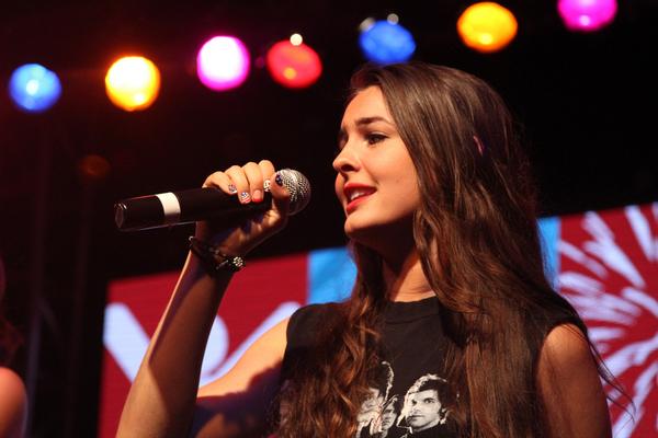 awesomenesstv's tweet photo. Sending a million 21st birthday wishes your way @LisaCim! Have the best birthday eva! 💃💃💃 http://t.co/5scFE2GtEG