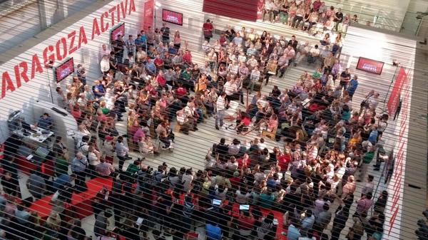Llenazo en #AsambleasAbiertas en <a href="/ZGZActiva/">Zaragoza Activa</a> con <a href="/sanchezcastejon/">Pedro Sánchez</a> ¡cuantas ganas de debatir!