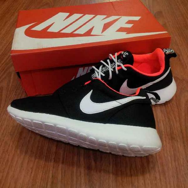 Nike Roshe Run Black/White punch size 36-40 Original Indonesia . WA: 085780545955/line : adellaftanoko