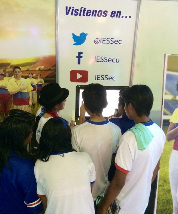 IESSec's tweet photo. Les esperamos Campuseros para que visiten el Stand IESS en el @cpquito y participen del #RetoIESS @hugovillacres http://t.co/dcUH1E2hAU