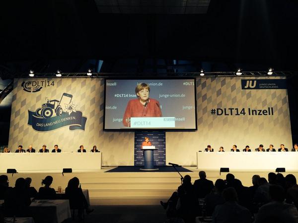 Angela Merkel spricht zu den Delegierten des #dlt14 in Inzell