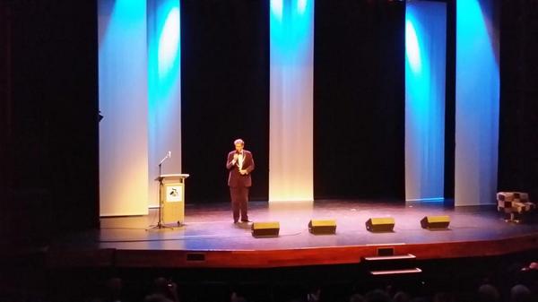 DeMuzen's tweet photo. Burgemeester Wouter Kolff opent officieel de 5e editie van het Cultuurbal. #cultuurbalveenendaal http://t.co/oMC5ifcPVU
