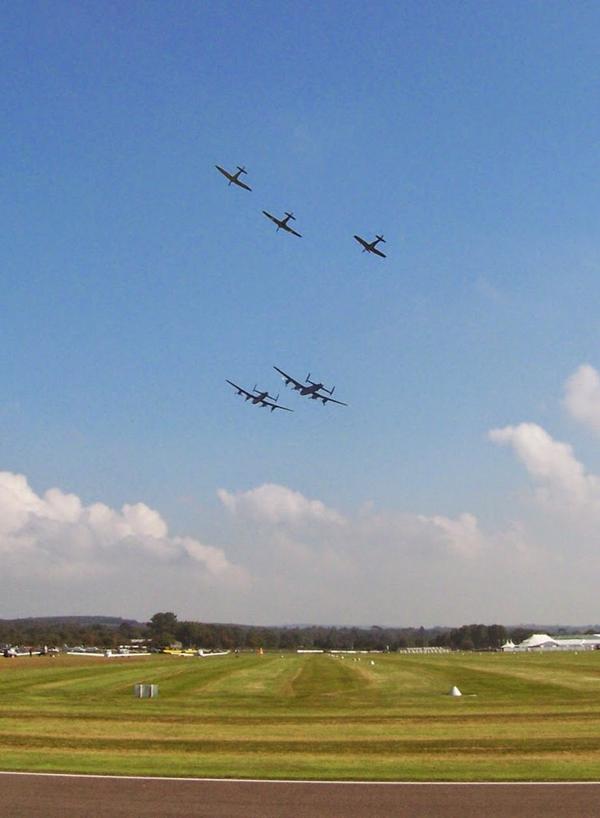 RichardEarth's tweet photo. @goodwoodrevival .

The diverse nature of this place and the sites you see keeps me coming back year after year. http://t.co/GwTG6soYF8