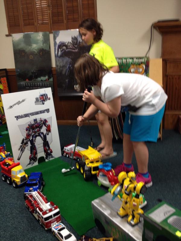 MarieMwrites's tweet image. You can do a whole lot more than read at the @MVLibraryDist! #LibraryMiniGolf #MVLDOpen2014